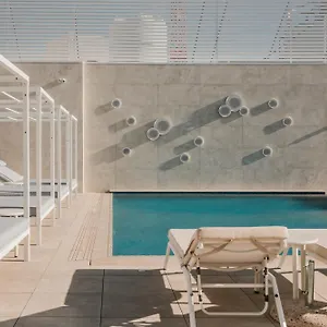 Courtyard By Marriott Hotel